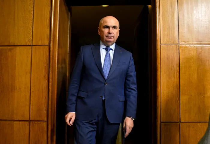 DECLARAȚII Bolojan acuză că PSD joacă o „dramoletă”. Administrațiile locale PSD au „prăduit banul public”, afirmă premierul