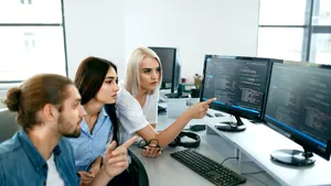 Analiză MEDIAFAX: Aproape 90 de mii de femei lucrează în IT&C, cel mai dinamic sector al economiei. ”Femeile din IT  sunt bune pe partea de dezvoltare, design sau consultanţă”