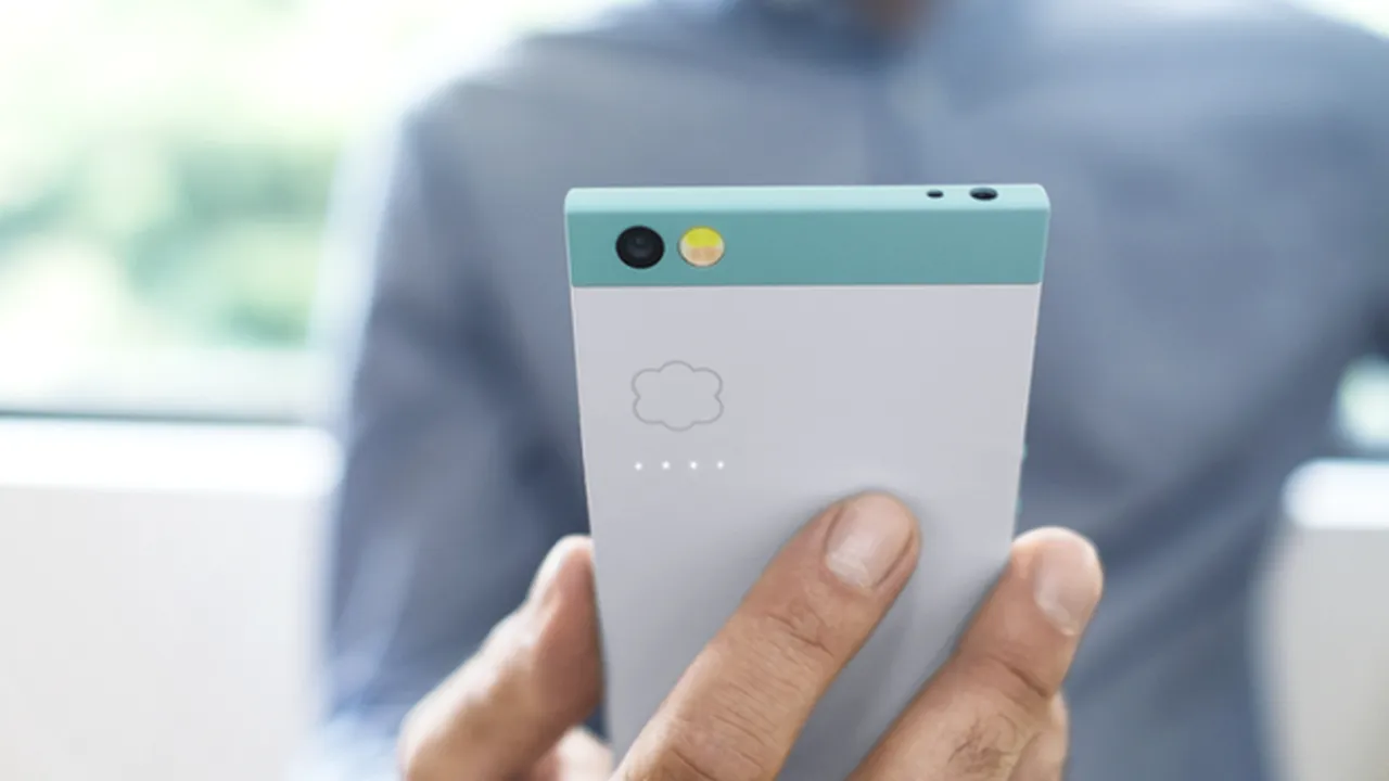 REVOLUŢIE pe piaţa gadget-urilor: Smartphone-ul care concurează cu iPhone şi Samsung. Este primul telefon din istorie care nu rămâne fără spaţiu