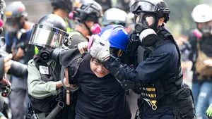 SUA, aproape de un acord comercial cu China, în timp ce sprijină protestatarii din Hong Kong