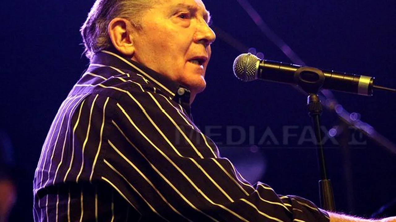 Jerry Lee Lewis s-a căsătorit pentru a şaptea oară, la 76 de ani