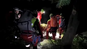 Salvamont Prahova: Un turist din Capitală a căzut mai bine de 30 metri pe Valea Cerbului