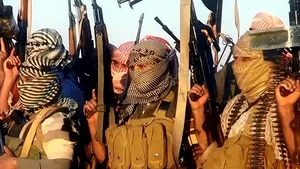 Reţeaua teroristă Stat Islamic susţine că a doborât un avion militar sirian