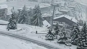 Vreme schimbătoare în România până aproape de Crăciun cu reprize de frig şi cu precipitaţii