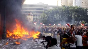 Două persoane au murit şi cel puţin 70 au fost rănite în confruntările din Egipt