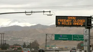 California: Drumuri închise, zboruri anulate şi pene de electricitate, din cauza unei furtuni