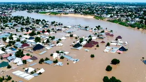 Inundaţii catastrofale în Nigeria: sute de mii de sinistraţi, comunităţi distruse, evadări în masă