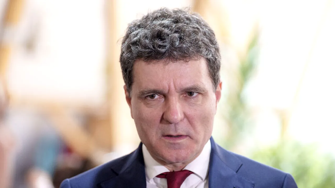Nicușor Dan dezvăluie ce își notează în carnețel