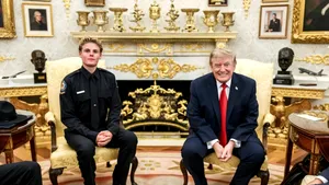 Erou la 16 ani: un tânăr salvamar, felicitat personal de Donald Trump