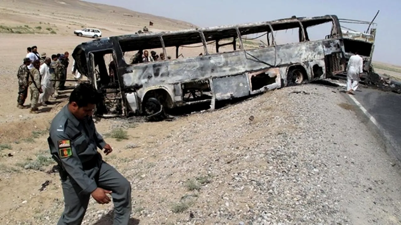 Cel puţin 14 morţi şi zeci de răniţi într-un atentat sinucigaş comis în Afganistan