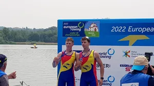Imnul României a răsunat în Italia. România a obţinut 5 medalii la CE U19 la canotaj