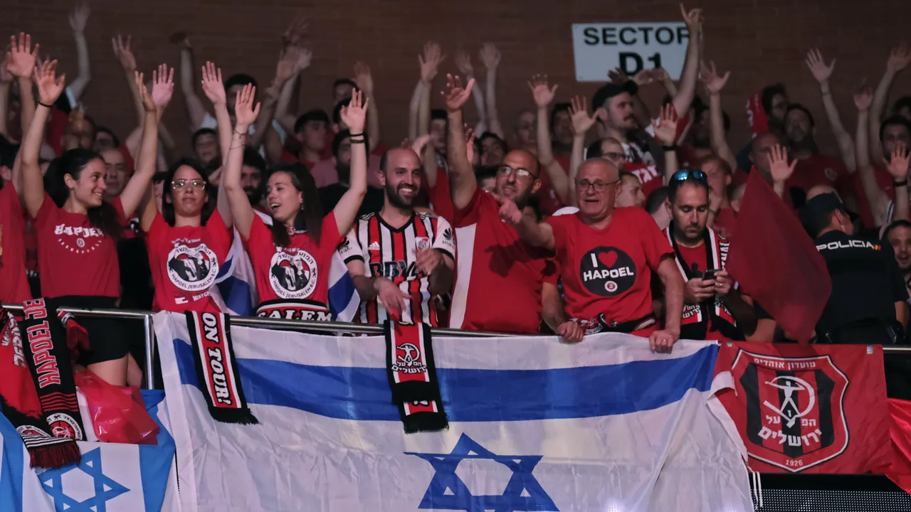 Steagurile israeliene şi palestiniene vor fi interzise pe Wembley la meciurile Angliei