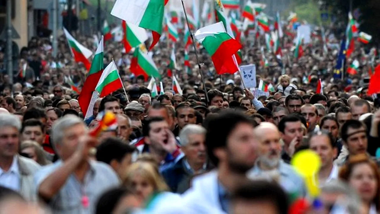 PROTESTE ÎN BULGARIA: Ciocniri între susţinătorii şi opozanţii Guvernului