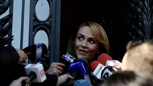 Scandalul poluării în Bucureşti. Firea depune plângere pe numele lui Costel Alexe: A indus panică în rândul populaţiei / Replica ministrului Mediului