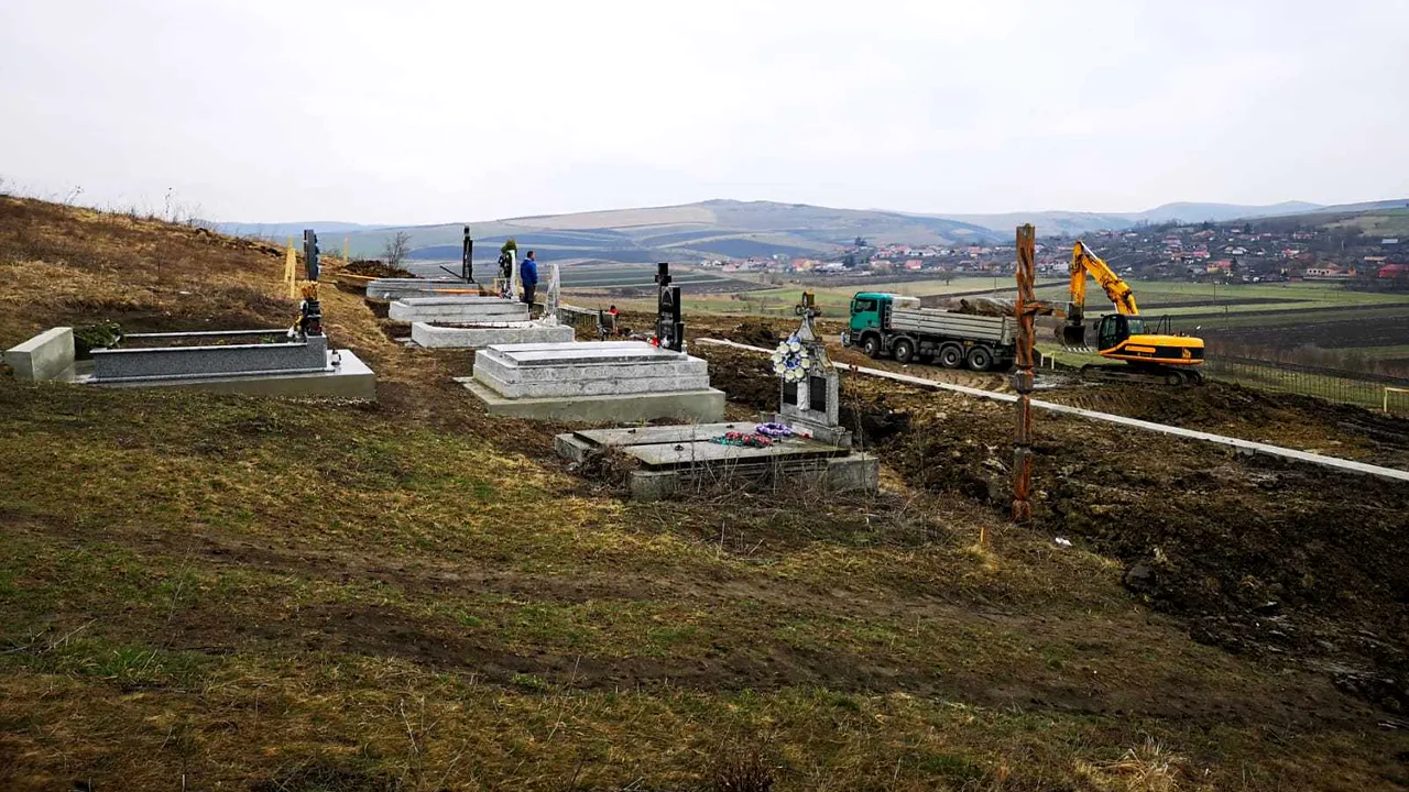 MOTIVUL pentru care mormintele într-un sat din Ardeal au început să o ia la vale: „Nu mai au linişte morţii cu ce se întâmplă aici” | FOTO 