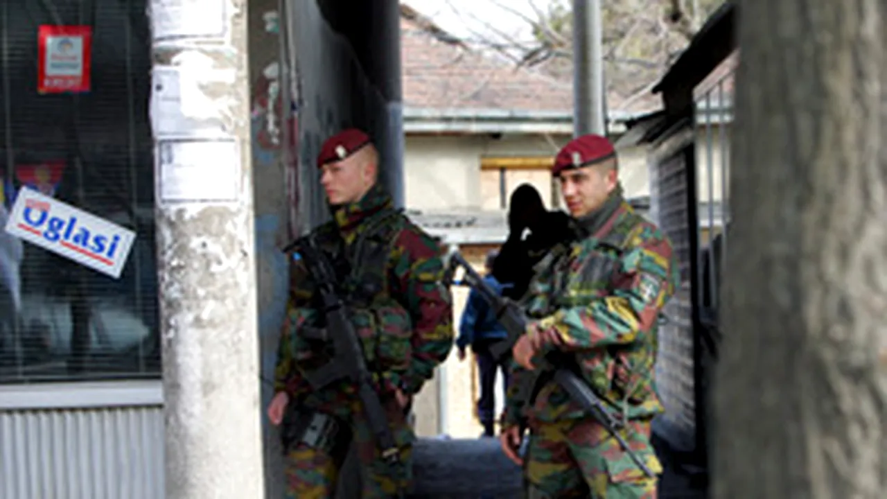Etnici albanezi suspectaţi că au deschis focul asupra unor poliţişti, arestaţi de KFOR