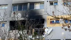 Explozie într-un bloc din Slatina: Zeci de oameni au fost evacuaţi. Bilanţul răniţilor
