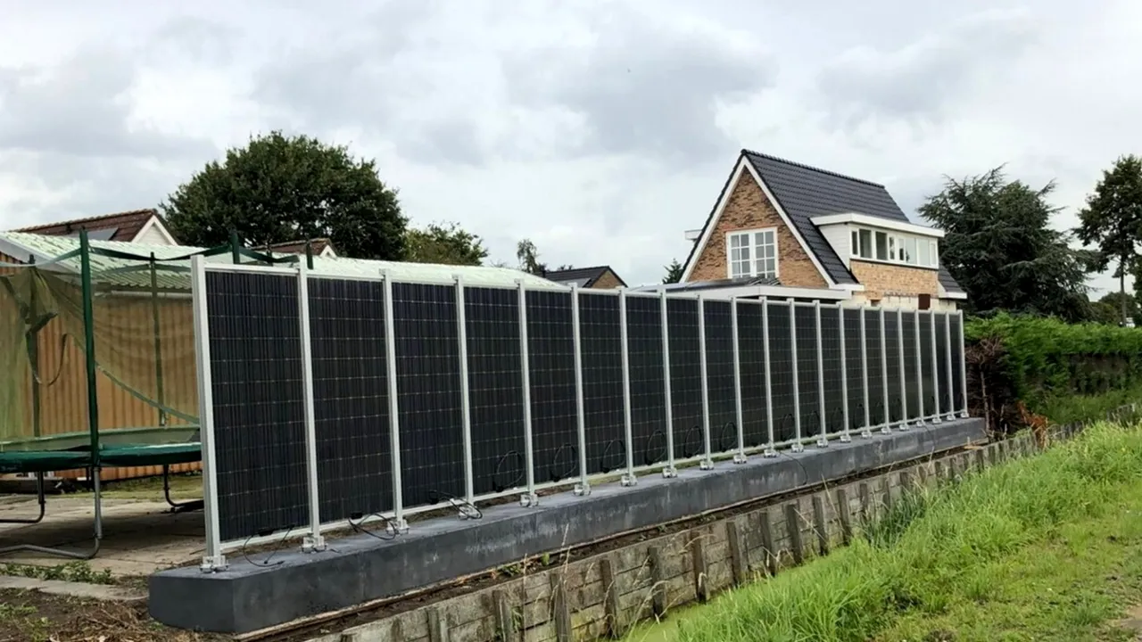 Panourile fotovoltaice au devenit atât de ieftine încât sunt folosite pentru a construi garduri în Olanda şi Germania