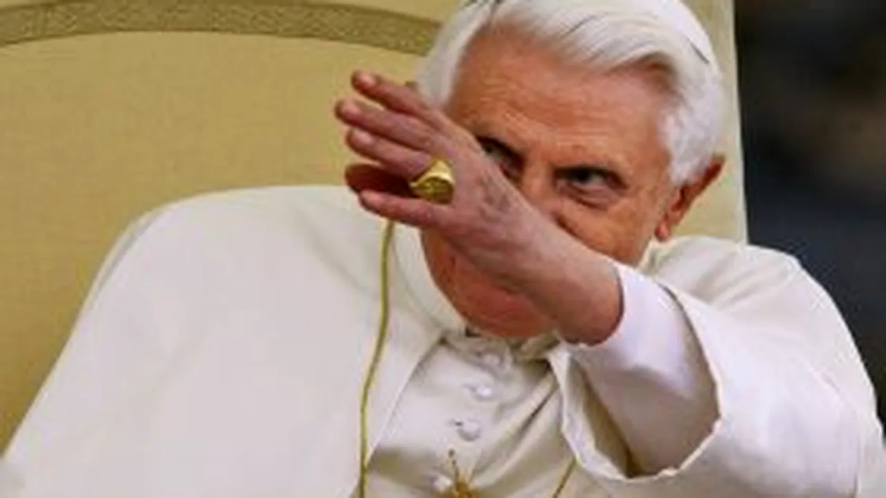 Tăriceanu şi soţia sa, primiţi în audienţă de Papa Benedict al XVI-lea