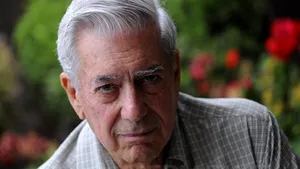 Mario Vargas Llosa, bucuros că Nobelul său 
