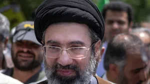 Noi informații despre starea de sănătate a liderului iranian: are răni grave, inclusiv la față, dar este conștient