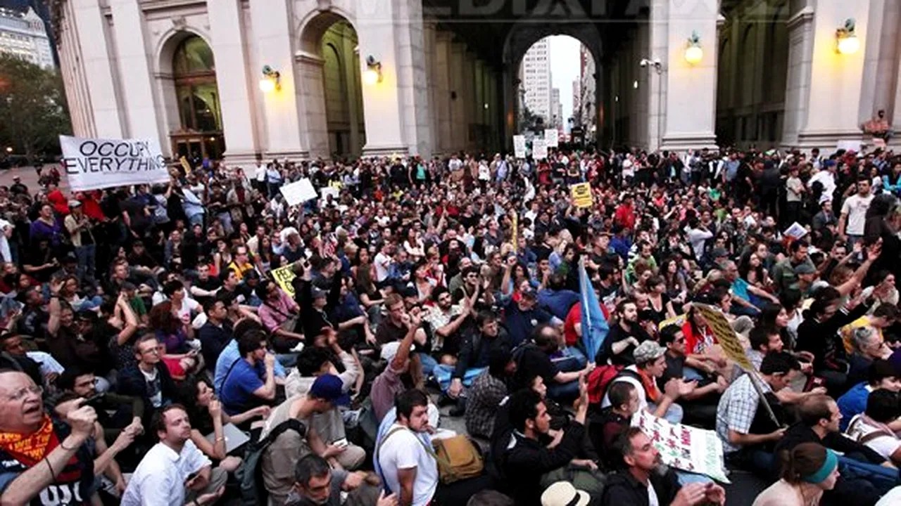 Mii de manifestanţi la New York împotriva efectelor crizei economice