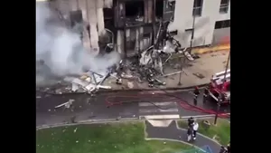 Cine este pilotul român aflat la manşa avionului prăbuşit în Milano