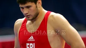 Doi luptători din lotul naţional au fost reţinuţi 24 de ore pentru că au bătut un poliţist