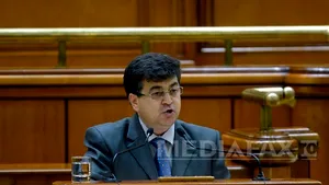 Parlamentarii PDL şi PPDD depun o moţiune simplă privind descentralizarea