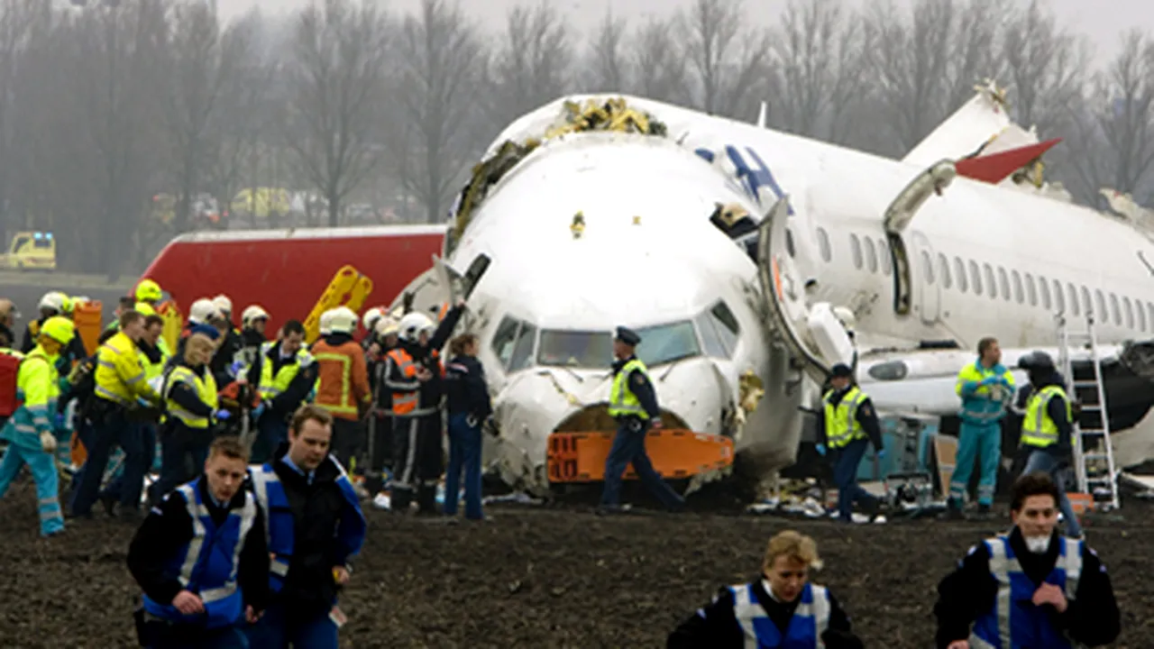 Combustibilul insuficient, posibilă cauză a accidentului de la Amsterdam