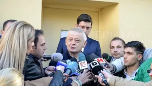 Sorin Oprescu a fost operat la plămâni