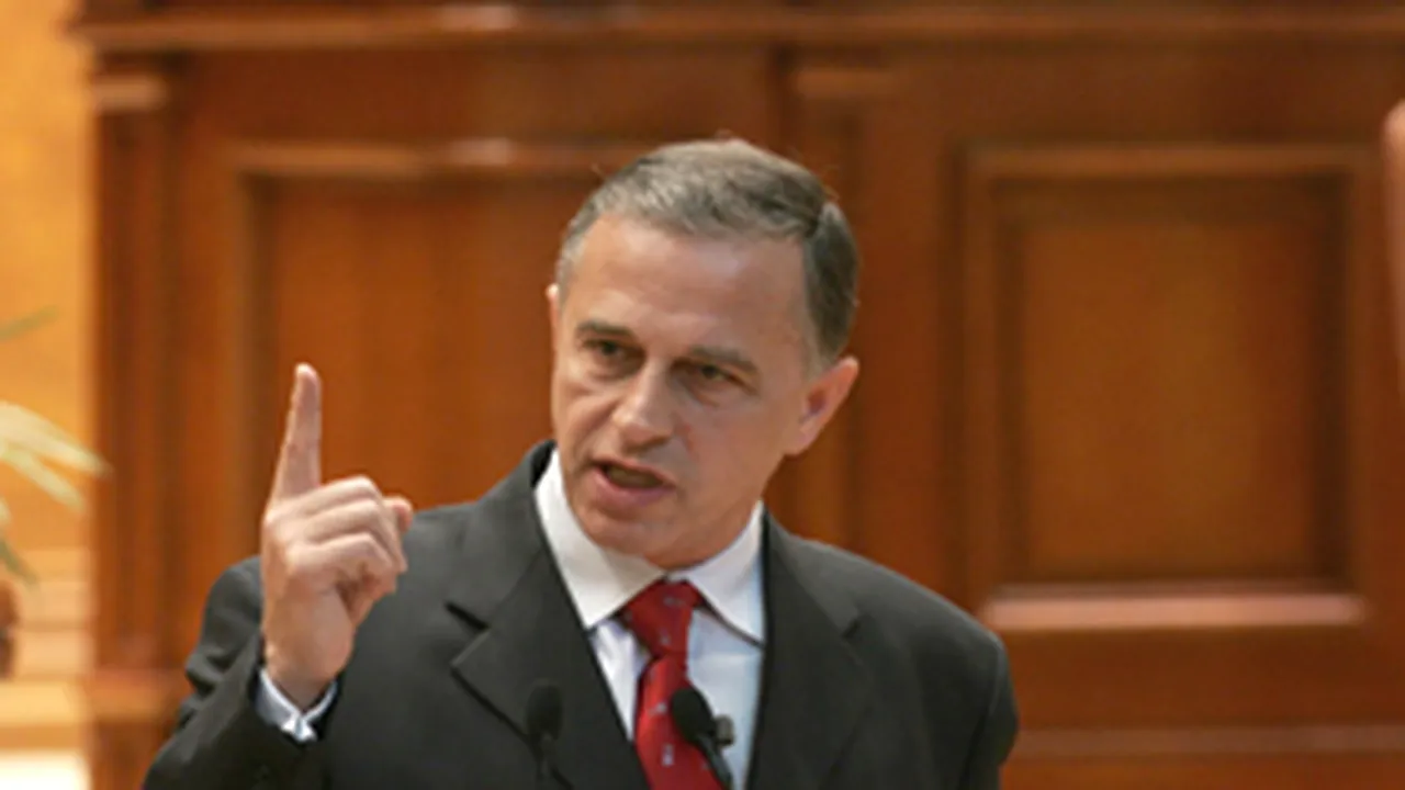 Geoană: Laşitatea unor parlamentari a permis ca guvernul să supravieţuiască