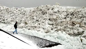 Navigaţia pe Dunăre, suspendată din cauza vremii