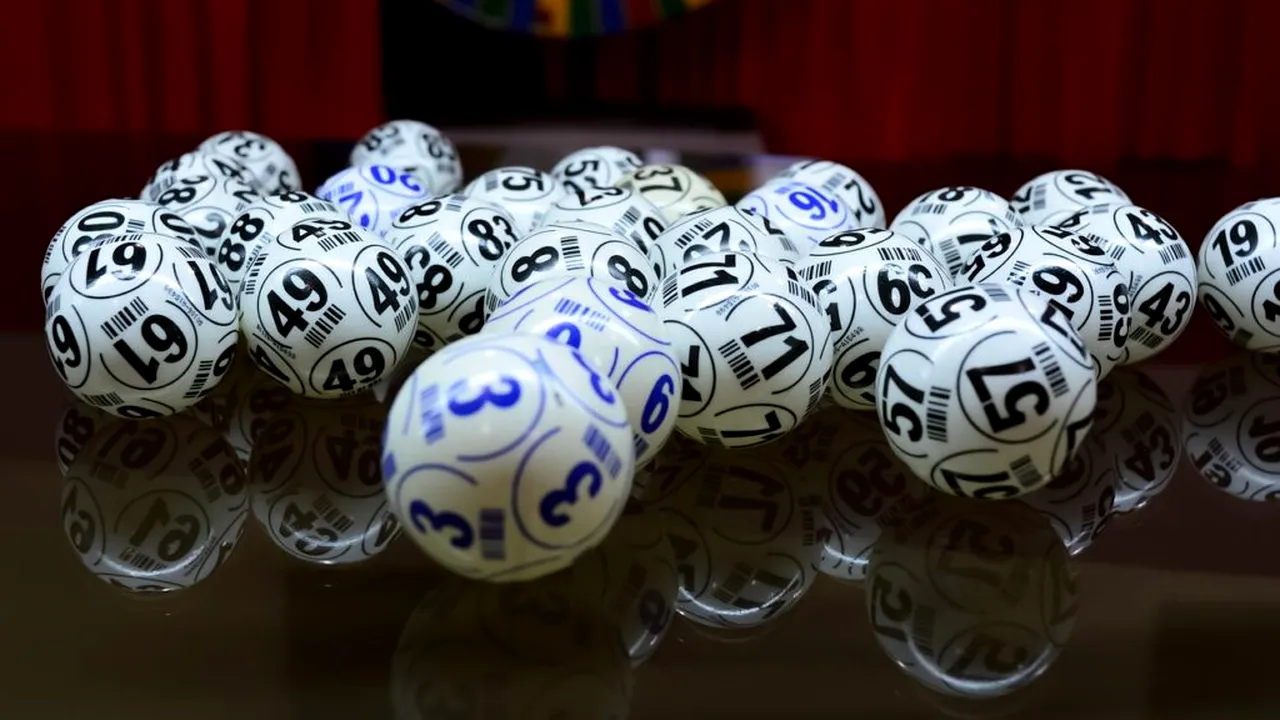 Premiu uriaș la loterie de Crăciun. Biletul câștigător, în valoare de 1,8 miliarde de dolari, a costat 2 dolari