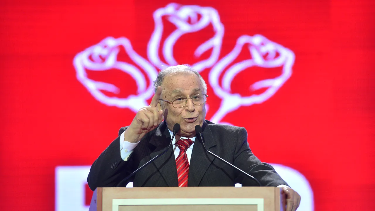 Ordonanţa de urgenţă pentru desfiinţarea Institutului Revoluţiei Române, condus de Ion Iliescu, a fost adoptată de Guvern / Fostul preşedinte: Mă surprinde. E o porcărie curată