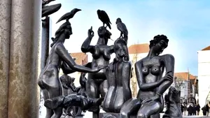 Cum a reuşit o grupare de români să fure o statuie de cinci tone dintr-un oraş belgian