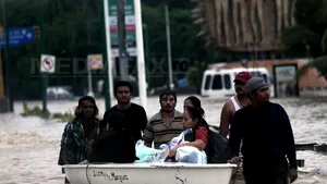 Furtuni tropicale în Mexic: Cel puţin 40 de morţi şi 230.000 de sinistraţi, din cauza intemperiilor - FOTO