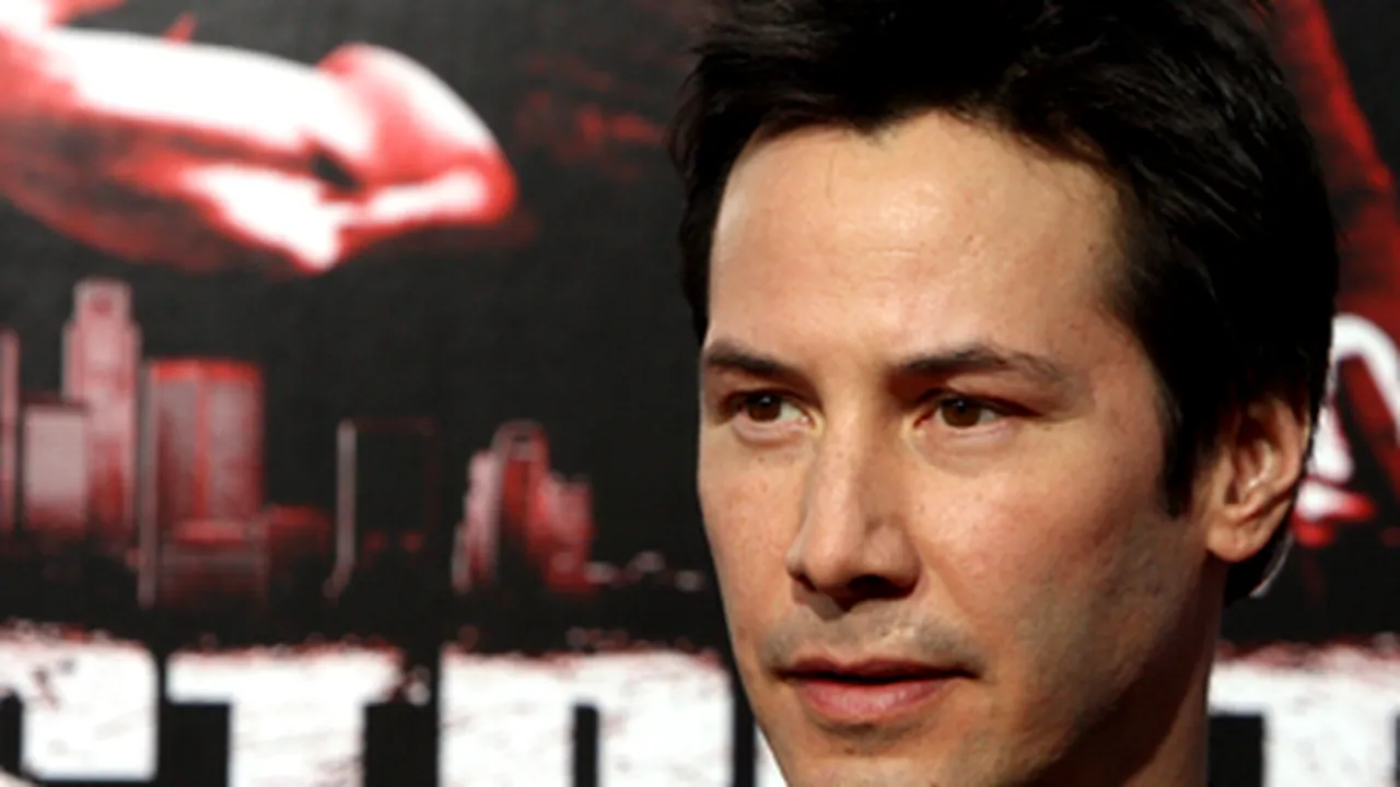 Un paparazzo vrea 40.000 de dolari despăgubiri de la Keanu Reeves