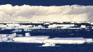 Cel mai mare gheţar din Antarctica orientală a intrat într-o fază accelerată de topire
