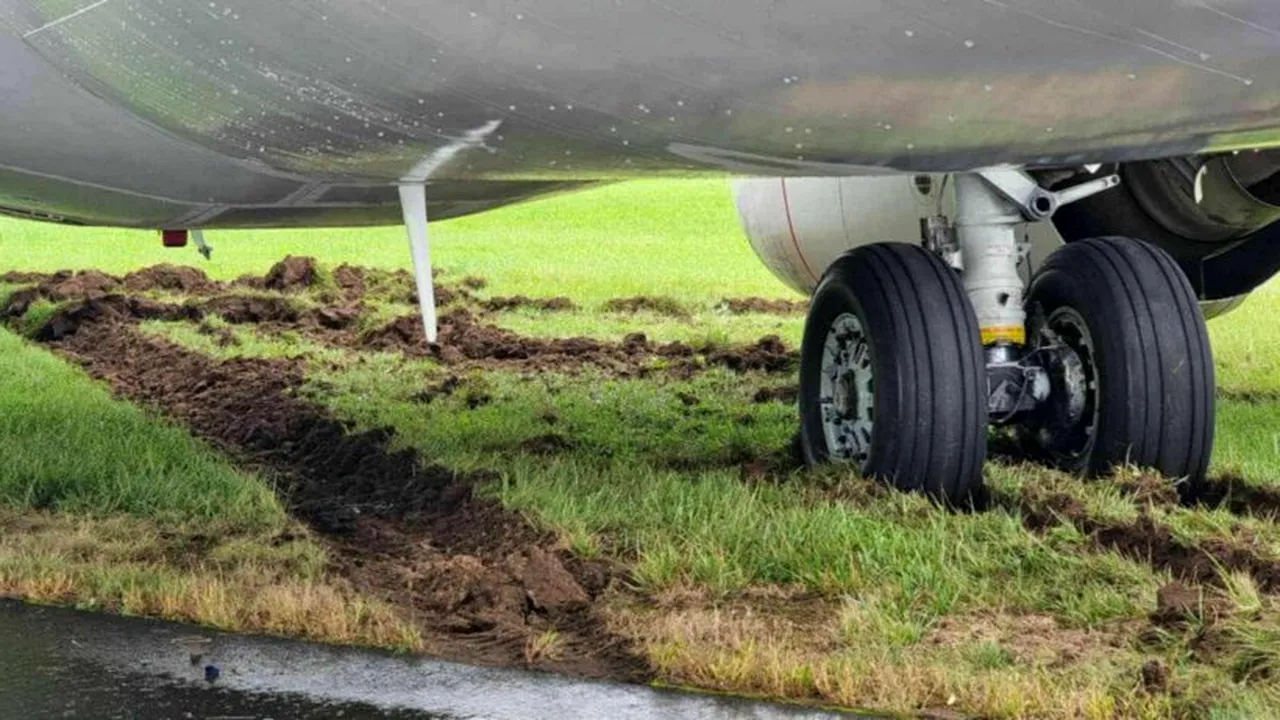 Polonia: Un avion a ratat aterizarea și a ieșit de pe pistă pe aeroportul din Cracovia