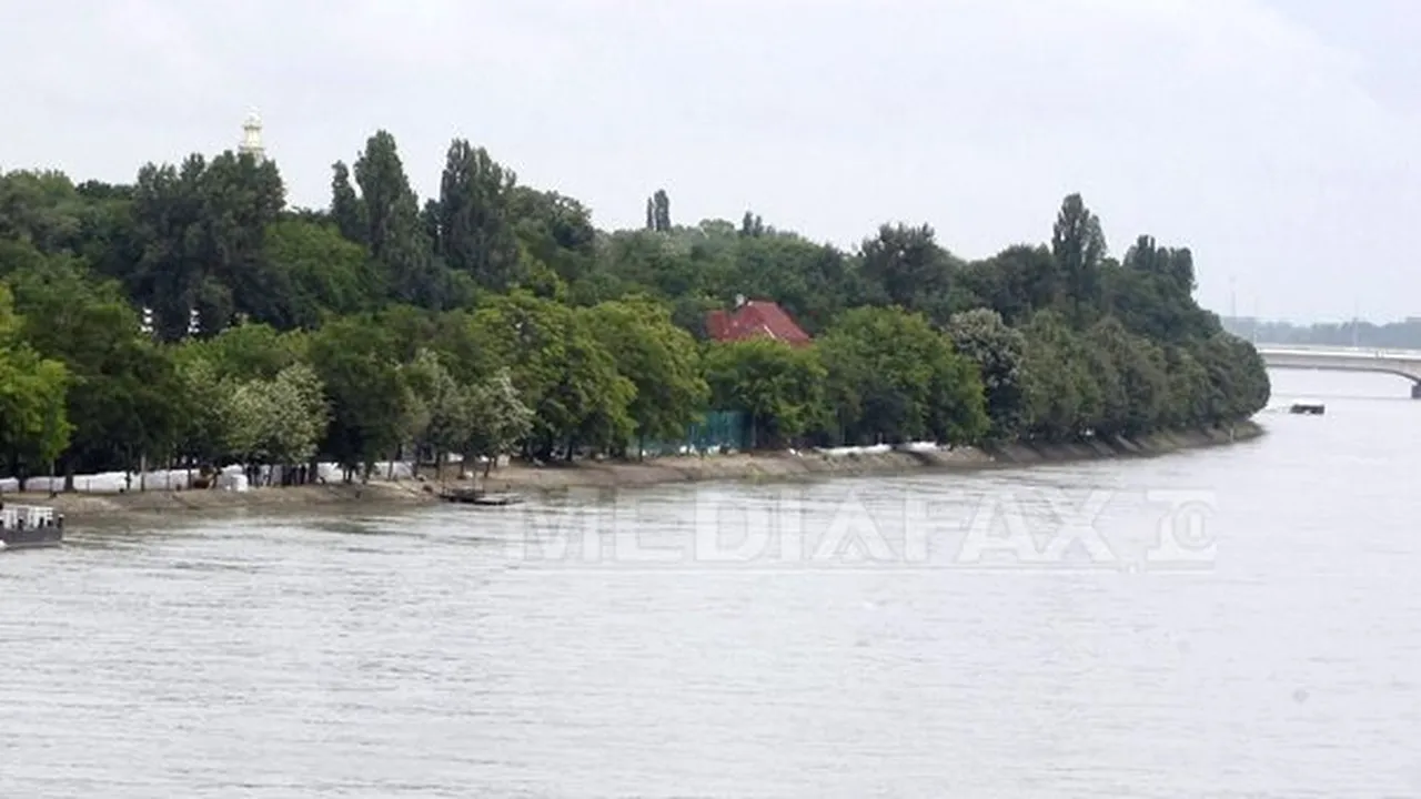 INUNDAŢIILE din Europa: Nivelul Dunării a depăşit două recorduri istorice în vestul Ungariei. Nivelul maxim, aşteptat luni la Budapesta