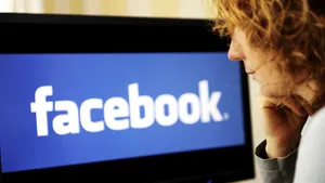 Pe Facebook de Crăciun. Excesul de social media generează tristeţe în rândul userilor