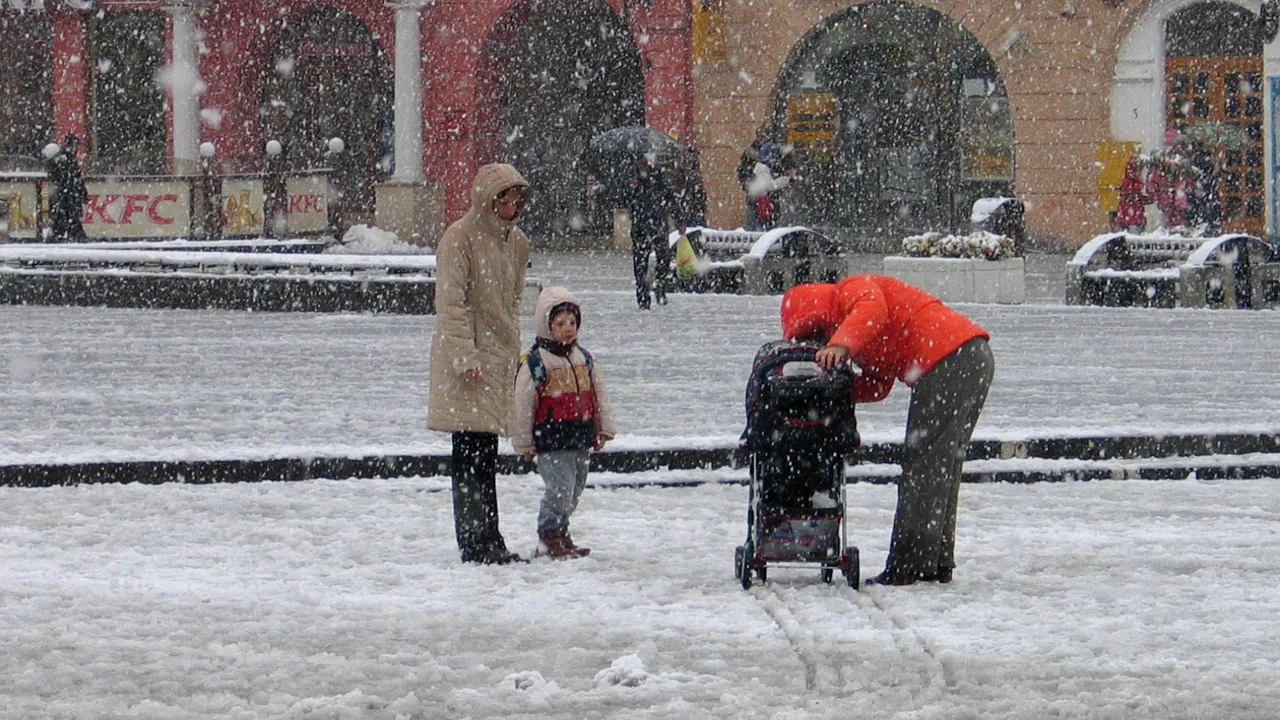 Avertizări meteo: Cod galben de viscol la munte şi vânt puternic în sud-estul ţării