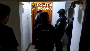 Șase tineri din Brașov, cu vârste între 16 și 22 de ani, cercetați după ce au aderat la o organizație neonazistă