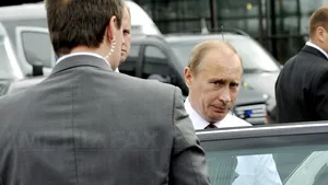 Vladimir Putin s-a apucat de cântat pentru a învăţa engleză