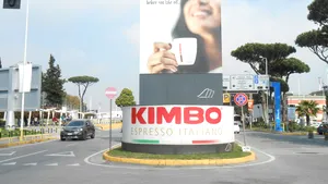 O companie din Italia oferă prime angajaţilor pe perioada pandemiei. Vor primii 200 de euro în plus