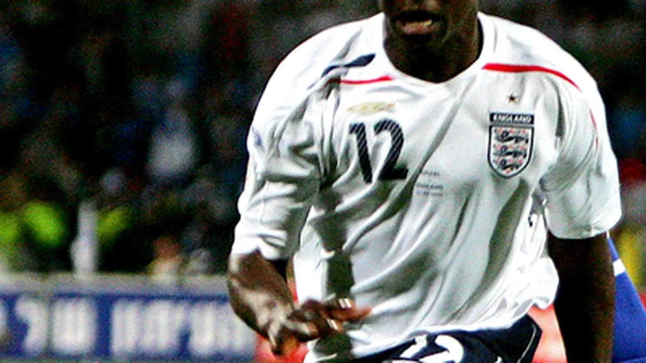 Micah Richards şi-a închis contul de Twitter din cauza insultelor rasiste