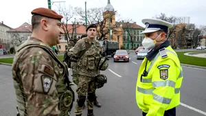 Autorităţile din Ialomiţa cer ca oraşul Ţăndărei să intre în „carantină totală”. 800 de oameni întorşi din străinătate, păziţi cu armata