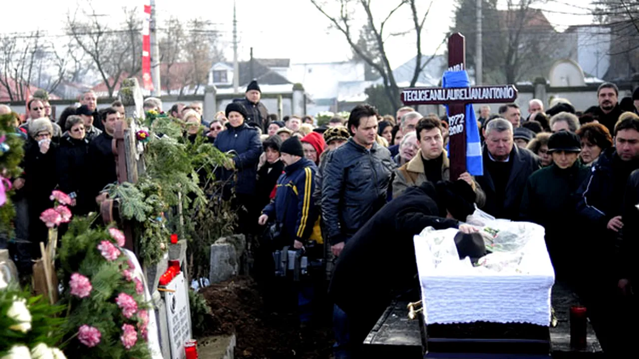 Toni Tecuceanu a fost înmormântat joi, la Cimitirul Civil Ghencea din Capitală