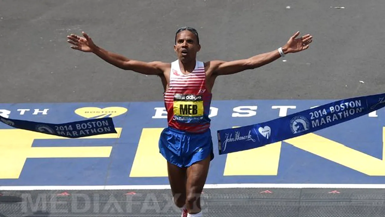 Americanul Meb Keflezighi a câştigat maratonul de la Boston